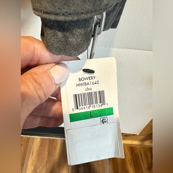 Andrew Marc suede Moto jacket in ladies large. - Picture 10 of 16